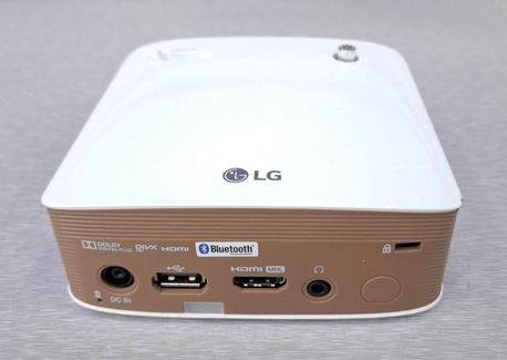 Manama, Computers, BHD 79,  LG LED Smart Portable Projector Rechargeable With Remote & Adapter Good Working Condition