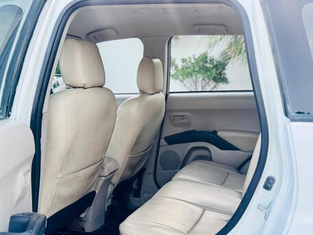 Manama, Vehicles, Cars & Trucks , BHD 1950,  Mitsubishi Outlander,  2011,  282000 KM,  2.5L - Passing Feb - 2027