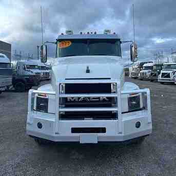 New York, Business, Mack Truck Dealer In Mississauga