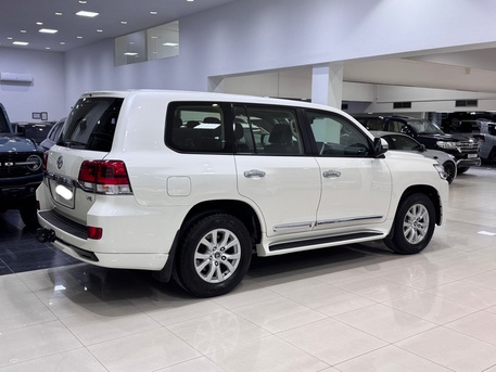 Manama, Vehicles, Cars & Trucks , BHD 16500,  Toyota Land Cruiser GX-R,  2017,  Automatic,  171200 KM,    (Pearl)
