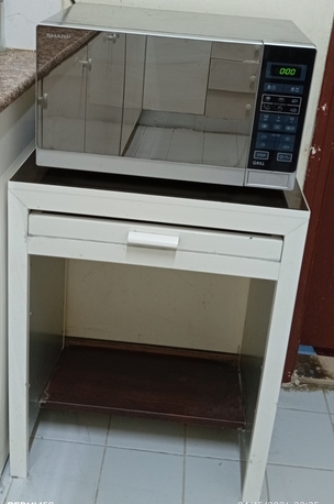 Riffa, Appliances, BHD 15,  Sharp Microwave Oven With Aluminium Glass Table