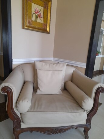 Dammam, Appliances, Sofa, Blinds &lights