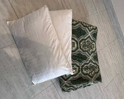 Al Mounsiyah, Household Items, SAR 100,  Comforter And 2 Pillows