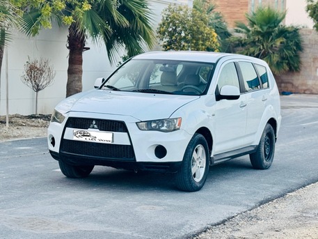 Hamala, Vehicles, Cars & Trucks , BHD 1950,  Mitsubishi Outlander,  2011,  Automatic,  281000 KM,