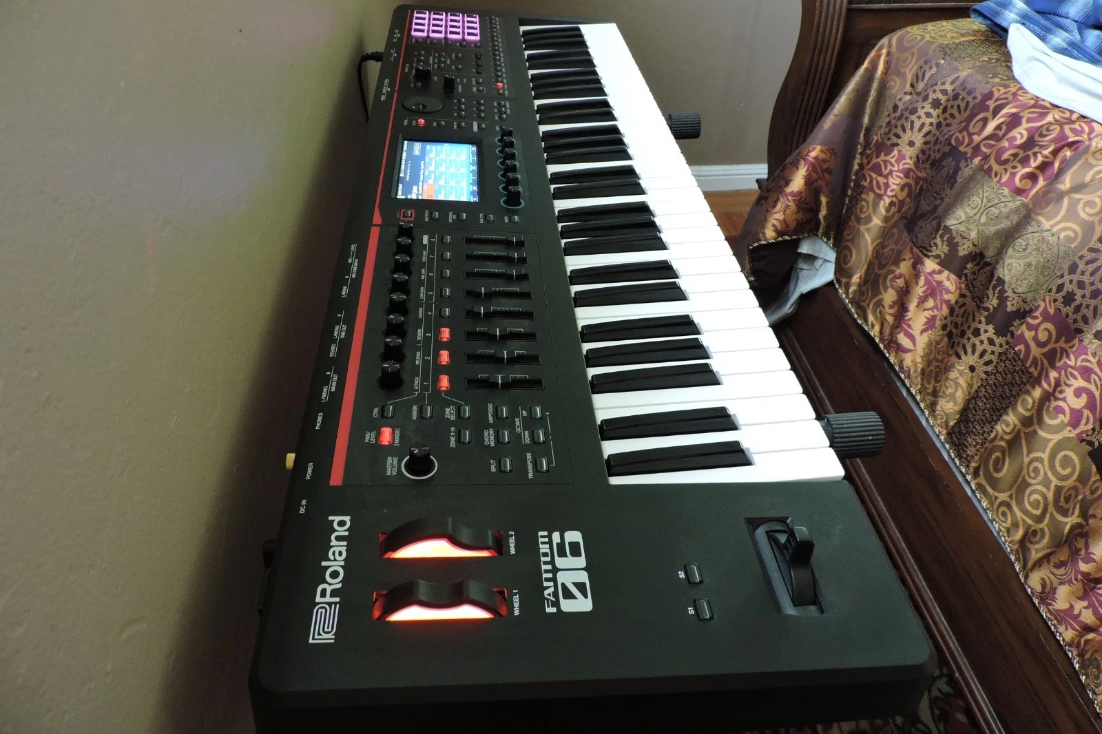 Riyadh, Musical Instruments, SAR 5800,  ROLAND FANTOM 06 PROFESSIONAL SYNTH KEYBOARD