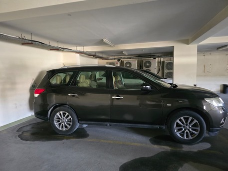 Umm Al Hassam, Vehicles, Cars & Trucks , BHD 4250,  Nissan Pathfinder,  2015,  Automatic,  81370 KM,  Nissan Path Finder  For Sale