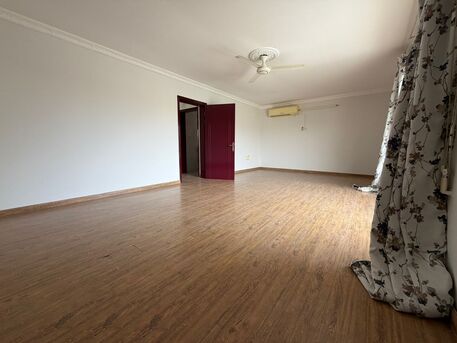 Manama, Villas, BHD 700,  3BR Villa For Rent In Bu Ashira |With Balcony