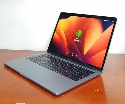 Manama, Computers, BHD 138,  MacBook Pro Intel Core I5 2.3Ghz 13.3" QHD 2K Display 8GB RAM Good Working (Free AirPods)