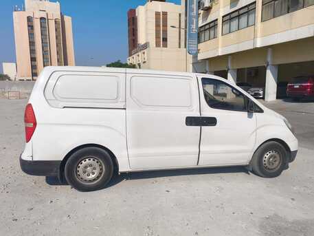 Manama, Vehicles, Cars & Trucks , BHD 2000,  Hyundai H1,  2014,  Manual,  150000 KM,   FOR SALE