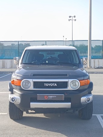 Zinj, Vehicles, Cars & Trucks , BHD 4500,  Toyota FJ Cruiser,  2008,  Automatic,  416000 KM,    4X4 CAR FOR SALE
