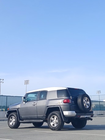 Zinj, Vehicles, Cars & Trucks , BHD 4500,  Toyota FJ Cruiser,  2008,  Automatic,  416000 KM,    4X4 CAR FOR SALE