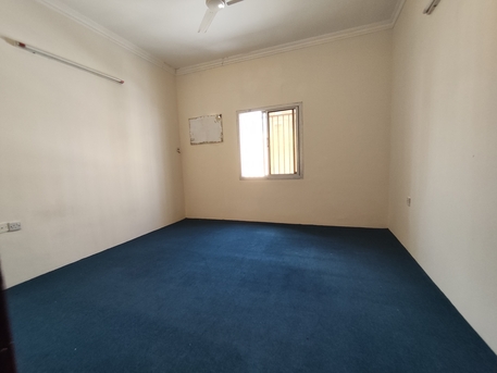 Manama, Apartments, Flats, Houses & Villas, BHD 160/year,  2 BR,  Isatown:- 2BR Unfurnished Flat On Rent..