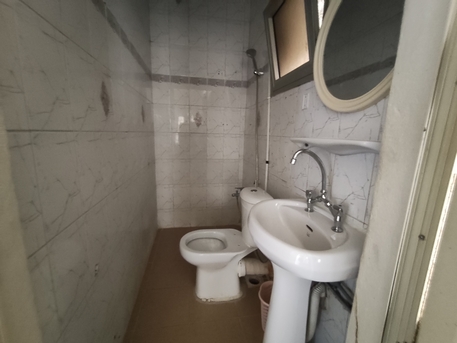 Manama, Apartments, Flats, Houses & Villas, BHD 160/year,  2 BR,  Isatown:- 2BR Unfurnished Flat On Rent..