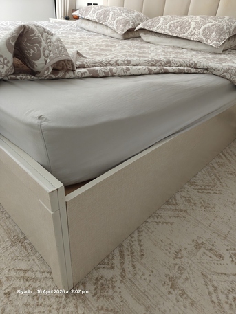 Al Narjis, Furniture, SAR 200,  King Size Bed
