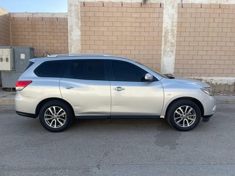 Al Malaz, Vehicles, Cars & Trucks , SAR 29000,  Nissan Pathfinder,  2016,  Automatic,  236000 KM,