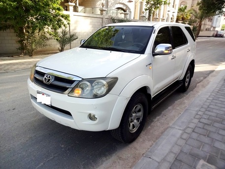 Umm Al Hassam, Vehicles, Cars & Trucks , BHD 3300,  Toyota Fortuner,  2008,  Automatic,  182000 KM,  1 Owner # Maintained Good