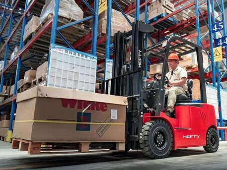 Chennai, Heavy Equipment, INR 800000,  Industrial Diesel Forklifts High Torque Fuel Efficient Heavy Load Capacity