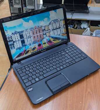 Manama, Computers, BHD 53,  Toshiba AMD E1-1200 With AMD Radeon Graphics Laptop 8GB Ram (SSD 10x Fast) 15.6" Display