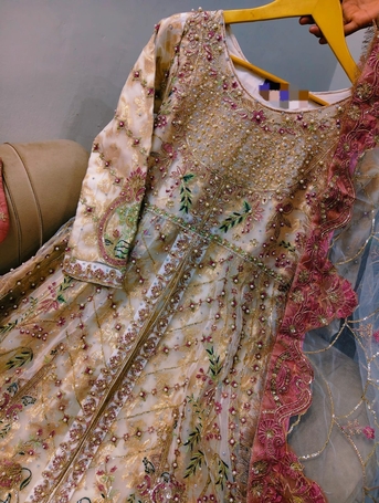 Thuqbah, Clothing & Accessories, SAR 400,  Ready To Wear Net