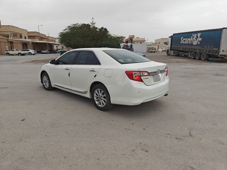 Riyadh, Vehicles, Cars & Trucks , SAR 27000,  Toyota Camry GL,  2014,  Automatic,  333000 KM,    Pearl White In Very Good Condition. Fully Refreshed Recently.