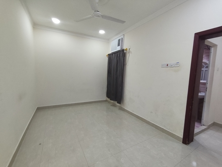 Gudaibiya, Apartments, Flats, Houses & Villas, BHD 200/year,  2 BR,  Gudaibiya:- Groundfloor 2BR Flat On Rent With Acs & Unlimited Ewa..