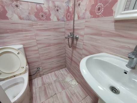 Gudaibiya, Apartments, Flats, Houses & Villas, BHD 200/year,  2 BR,  Gudaibiya:- Groundfloor 2BR Flat On Rent With Acs & Unlimited Ewa..
