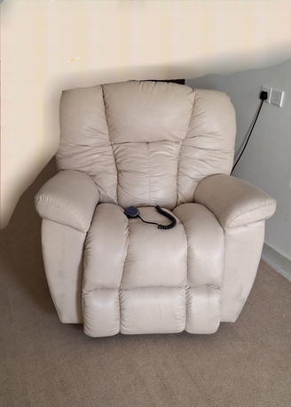 Riyadh, Furniture, SAR 1200,  كرسي ليزي بوي امريكي Lazboy