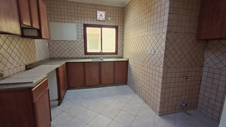 Hoora, Apartments, Flats, Houses & Villas, BHD 220,  2 BR,  Semifurnished 2 Bed Room Flat In Hoora With Electricity