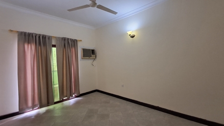 Hoora, Apartments, Flats, Houses & Villas, BHD 220,  2 BR,  Semifurnished 2 Bed Room Flat In Hoora With Electricity
