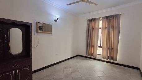 Hoora, Apartments, Flats, Houses & Villas, BHD 220,  2 BR,  Semifurnished 2 Bed Room Flat In Hoora With Electricity