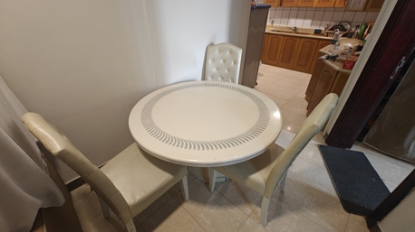 Al Ulaya, Furniture, SAR 700,  URGENT FINAL EXIT SALE - DINING TABLE