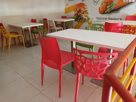 Riyadh, Businesses For Sale, Investment Opportunity In Bahrain: FOR SALE Modern Fast Food (Broasted Chicken Restaurant)