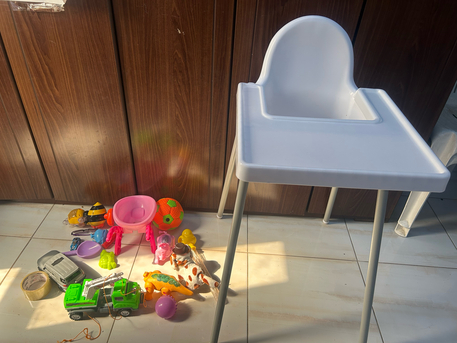 Dammam, Baby & Kid Stuff, SAR 20,  Baby Feeding Chair + Toys For Sale