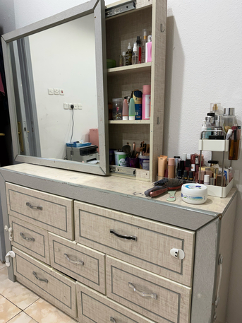 Riyadh, Furniture, SAR 800,  Bed Set, With Mattress, Dress Table, 8 Doors Almirah, 2 Kids Beds Dinning Table