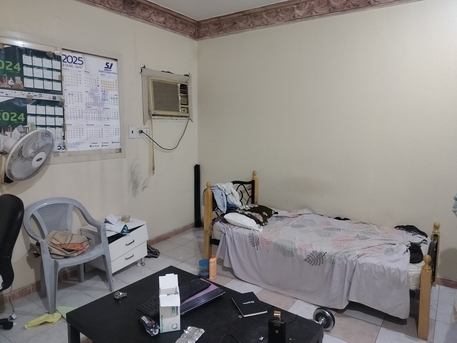 Dammam, Apartments, Flats, Houses & Villas, SAR 650/month,  Furnished,  2 BR,  100 Sq. Meter,  Room For Rent