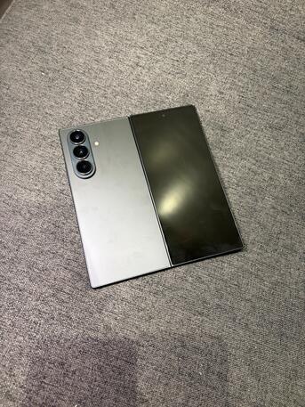 Riyadh, Mobile Phones, SAR 5800,  LIKE NEW &ndash; Samsung Galaxy Z Fold 7 + Galaxy Watch 8 (40mm