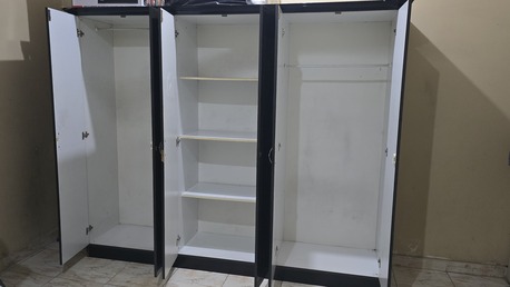 Jeddah, Household Items, SAR 850,  Urgent Sell - Bed King Size, 6 Doors Wardrobe, Dressing Table 6 Drawers