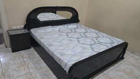Jeddah, Household Items, SAR 850,  Urgent Sell - Bed King Size, 6 Doors Wardrobe, Dressing Table 6 Drawers