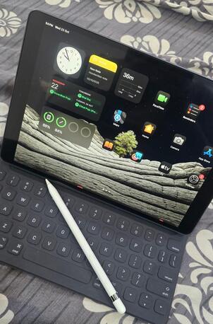 Al Wizarat, Mobile Phones, SAR 1000,  💥 IPad Air 3 Bundle &ndash; Pencil + Keyboard Included &ndash; Excellent Condition Only 1000 SAR