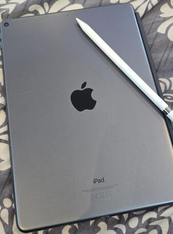 Al Wizarat, Mobile Phones, SAR 1000,  💥 IPad Air 3 Bundle &ndash; Pencil + Keyboard Included &ndash; Excellent Condition Only 1000 SAR