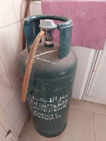 Manama, Appliances, BHD 30,  Bahrain Gas Cylinder Medium Size With Regulator And Pipe With Full Gas Filled