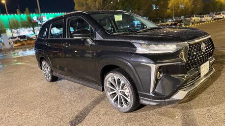 Riyadh, Vehicles, Cars & Trucks , SAR 56500,  TOYOTA VELOZ,  2024,  Automatic,  25000 KM,  7 SEATER ORIGINAL CONDITION FREE OF ACCIDENT-5