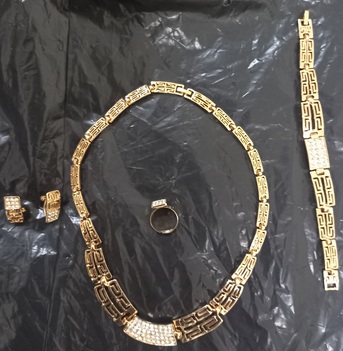 Manama, Jewelry, BHD 20,  Artifical Jewellery Set And Men And Women Watch