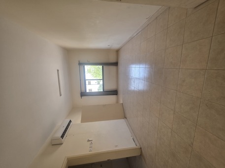 Umm Al Hassam, Apartments, Flats, Houses & Villas, BHD 275/month,  3 BR,  *2BATHROOM Hall Kitchen Without Electricity Balcony