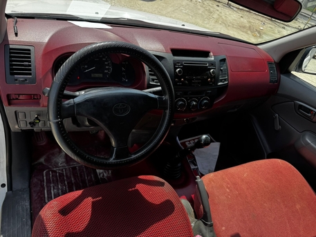 Manama, Vehicles, Cars & Trucks , BHD 4500,  Toyota Hilux,  2014,  Manual,  197000 KM,  CHILLER VAN Call : 33662799