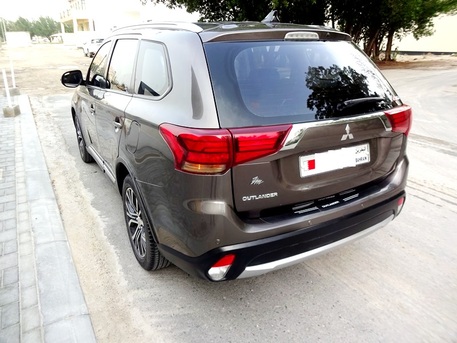 Bilad Al Qadeem, Vehicles, Cars & Trucks , BHD 4200,  Mitsubishi Outlander,  2016,  Automatic,  117000 KM,   7 SEATER SUV URGENT FOR SALE