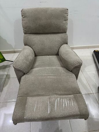 Jeddah, Furniture, SAR 450,  Home Center Recliner For Sale - Excellent Condition (like New)