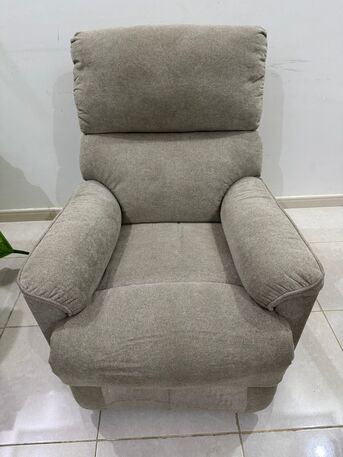 Jeddah, Furniture, SAR 450,  Home Center Recliner For Sale - Excellent Condition (like New)