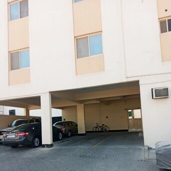 West Riffa, Apartments, Flats, Houses & Villas, BHD 200/month,  2 BR,  100120 Sq. Meter,  2 BR Family Flat For Rent In West Riffa