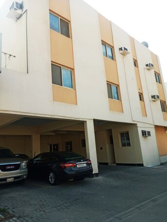 West Riffa, Apartments, Flats, Houses & Villas, BHD 200/month,  2 BR,  100120 Sq. Meter,  2 BR Family Flat For Rent In West Riffa